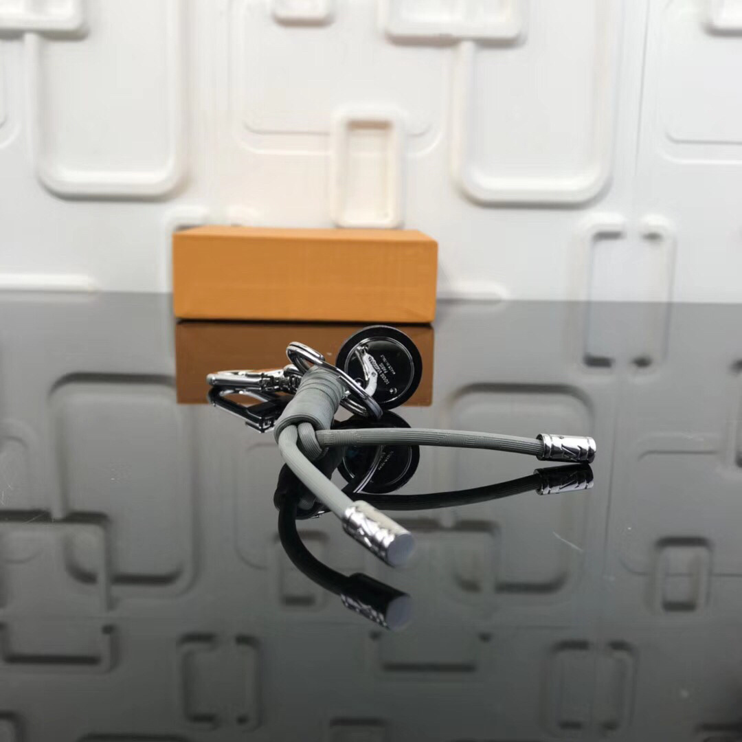 LV LEATHER ROPE KEY HOLDER M67224