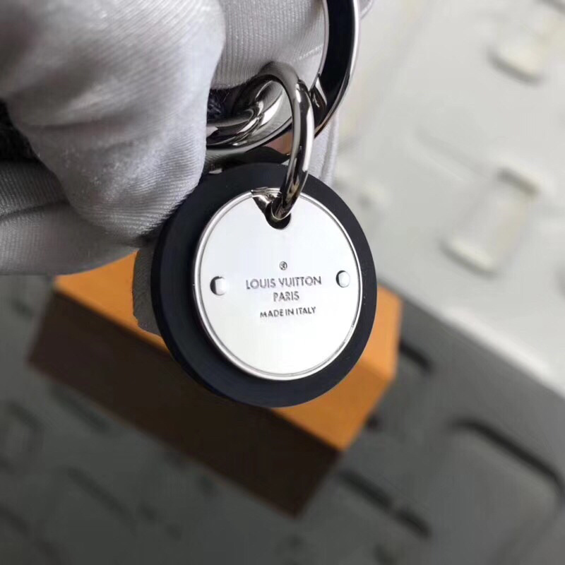 LV LEATHER ROPE KEY HOLDER M67224