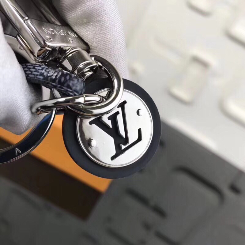 LV LEATHER ROPE KEY HOLDER M67224