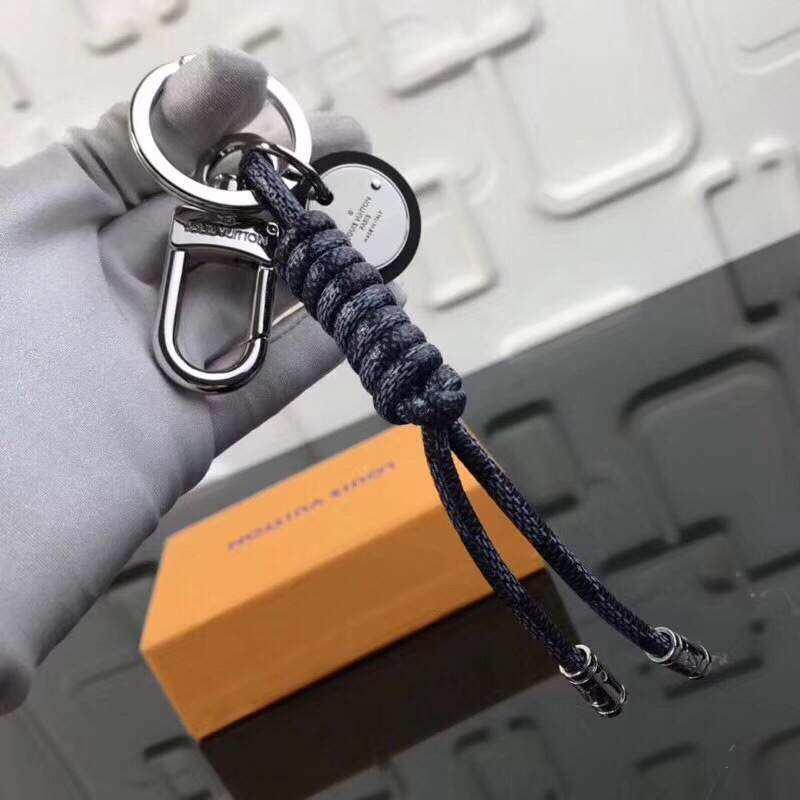 LV LEATHER ROPE KEY HOLDER M67224