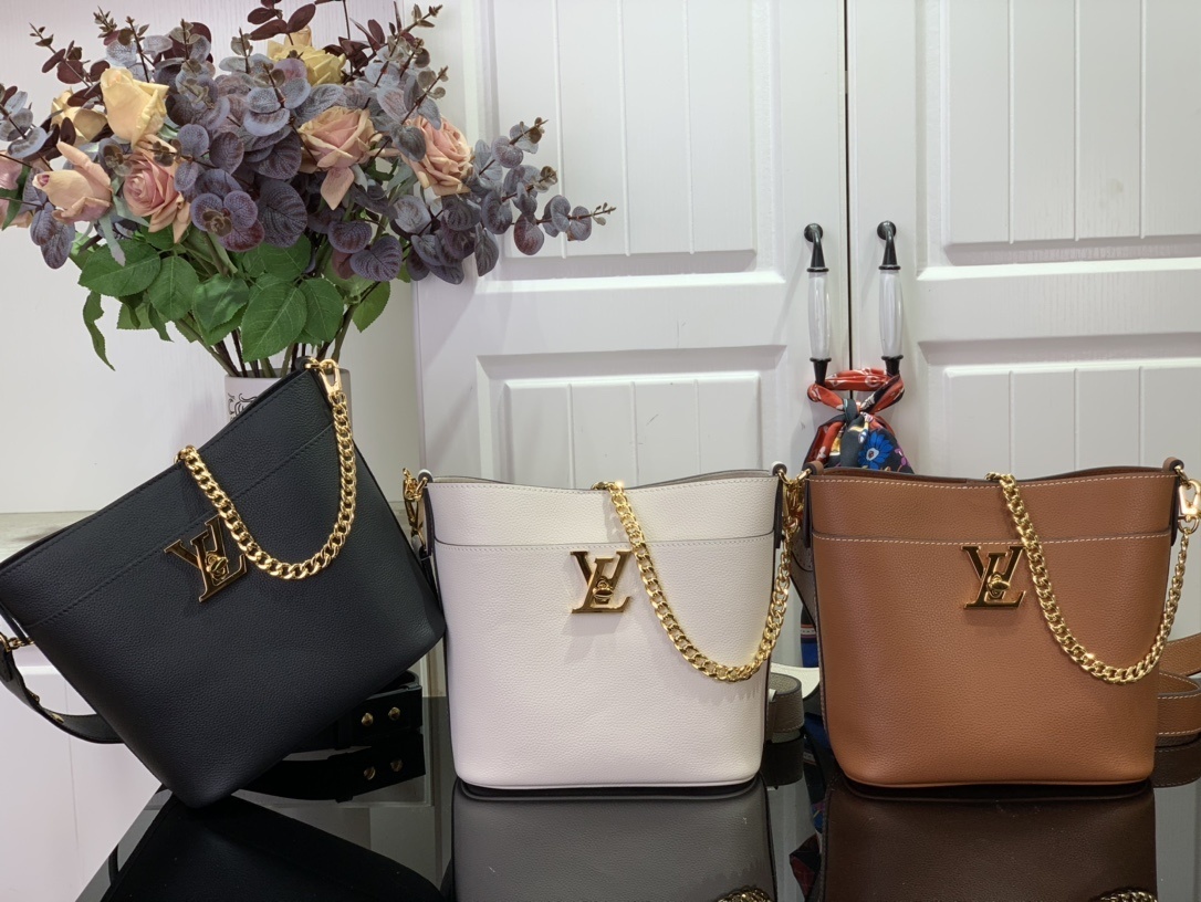 LV Lock and Walk M24006 