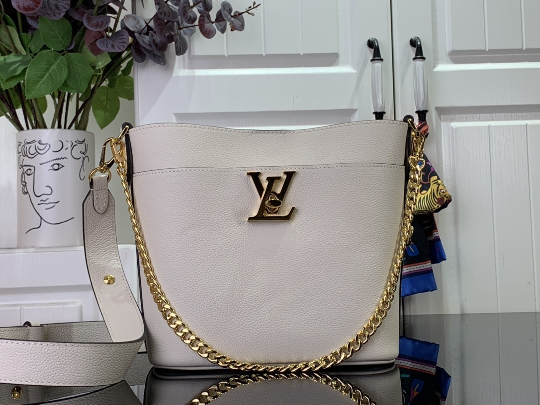 LV Lock and Walk M24006 