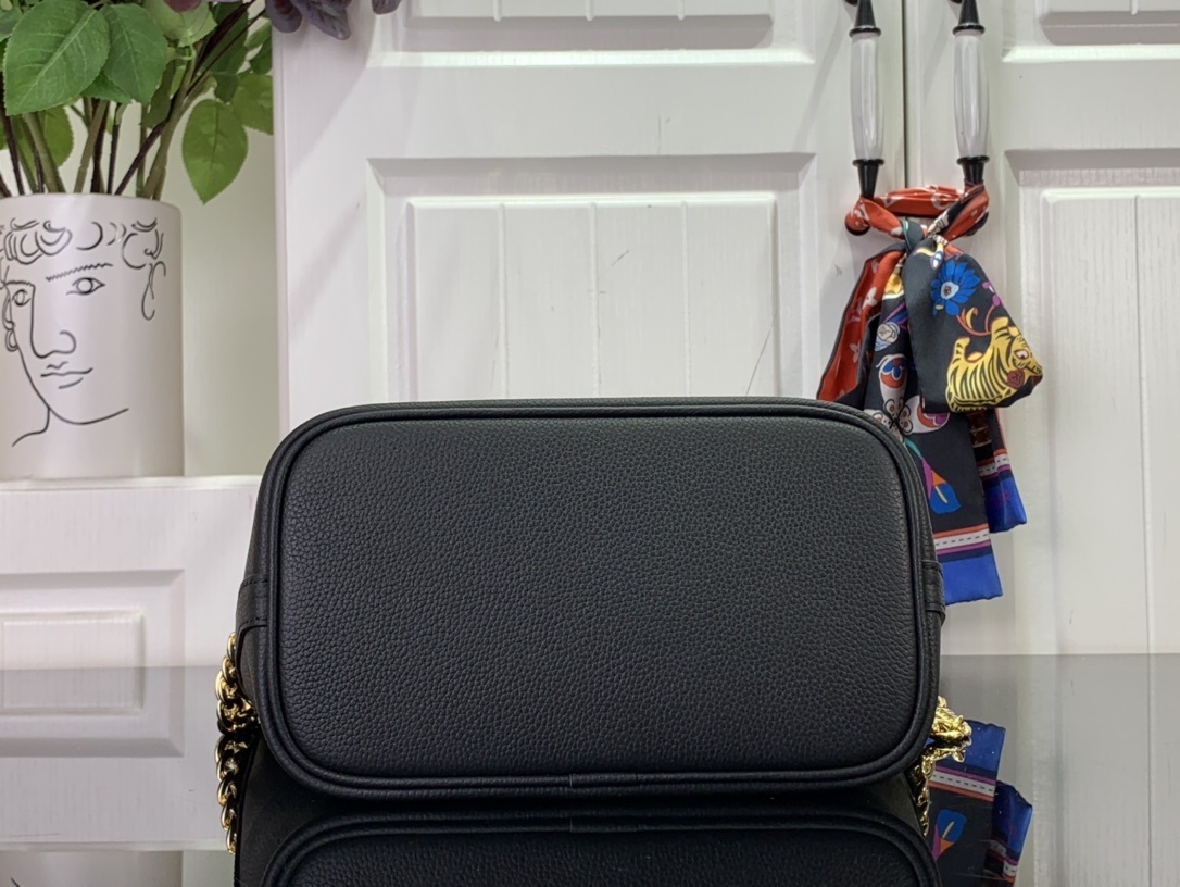 LV Lock and Walk M24006 