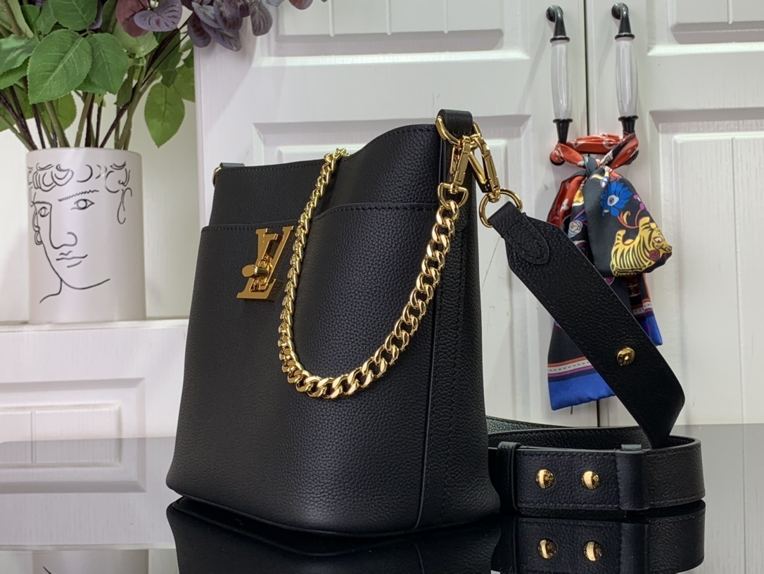 LV Lock and Walk M24006 