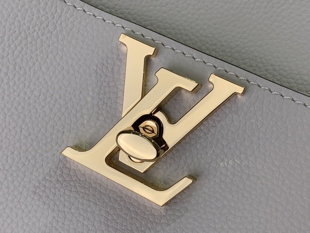 LV Lock and Walk M24006 