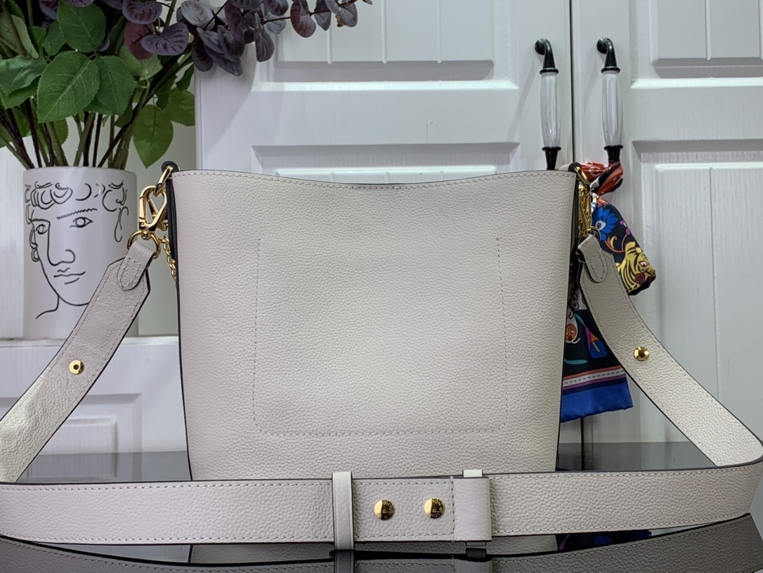 LV Lock and Walk M24006 