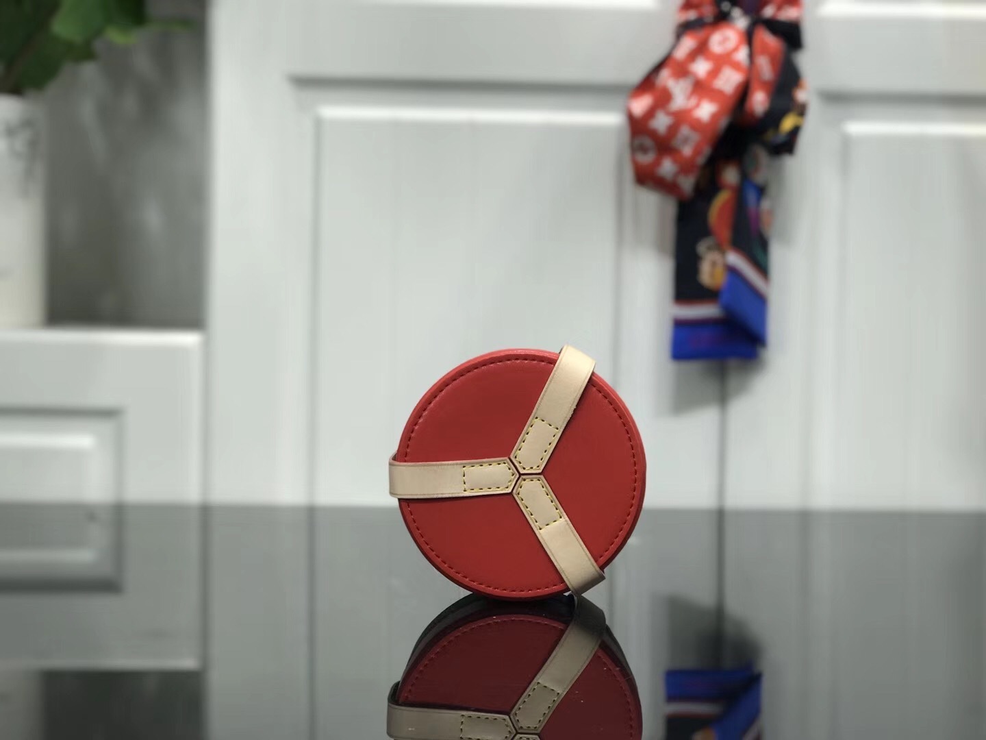 LV LOCK ME BOX GM GI0352