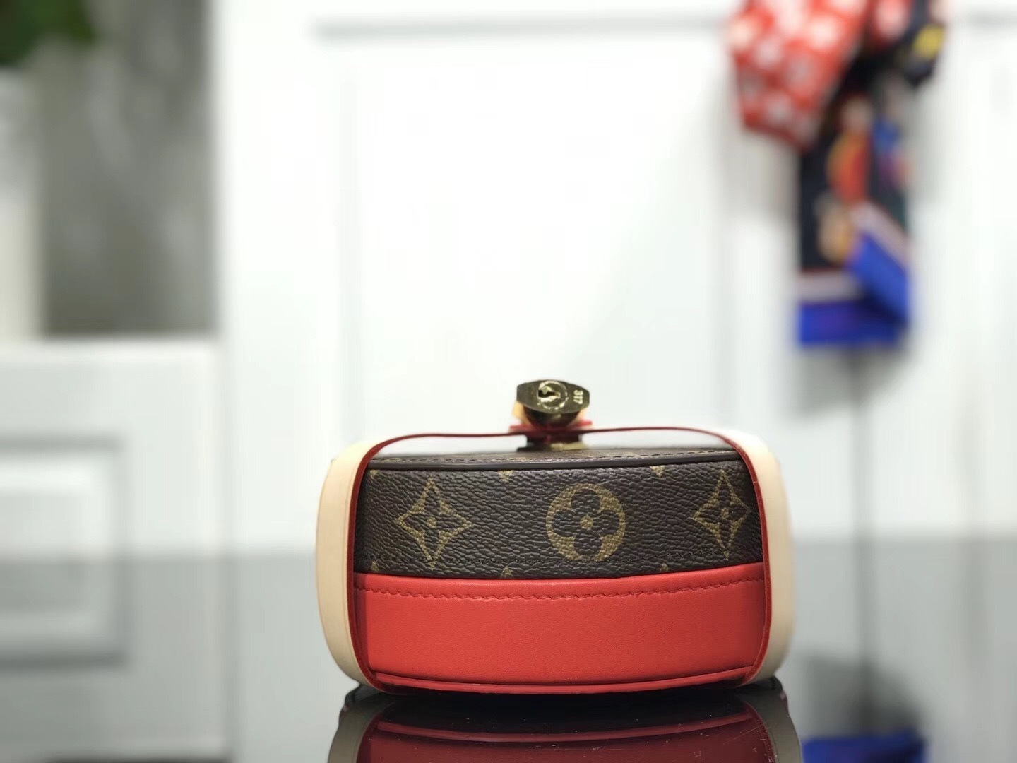 LV LOCK ME BOX GM GI0352