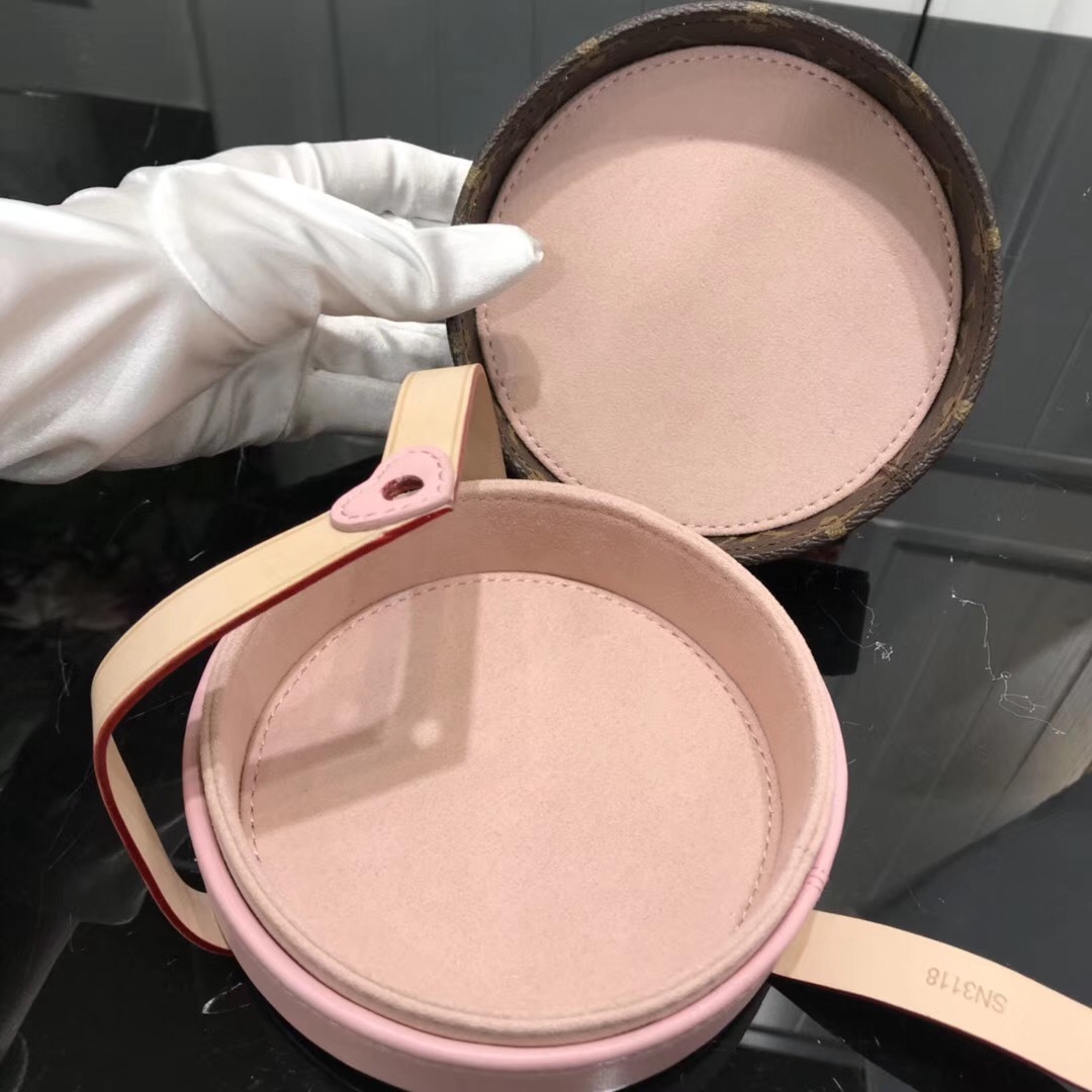 LV LOCK ME BOX GM GI0352