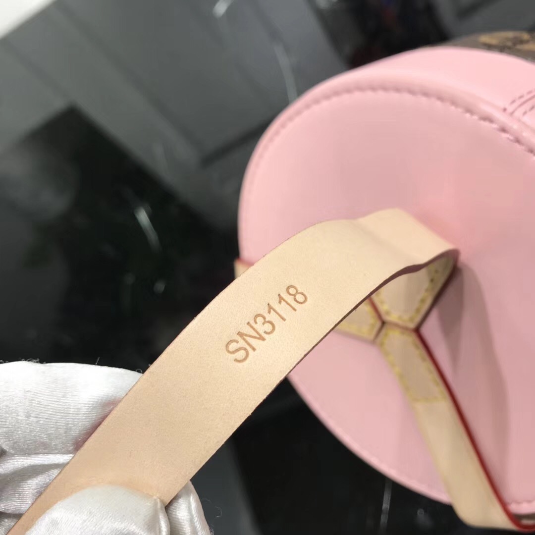 LV LOCK ME BOX GM GI0352