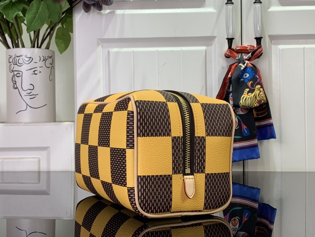 LV Locker Dopp Kit   n40567 