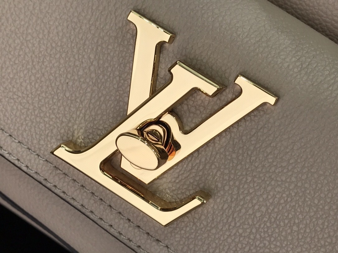 LV LOCKME BUCKET M57687