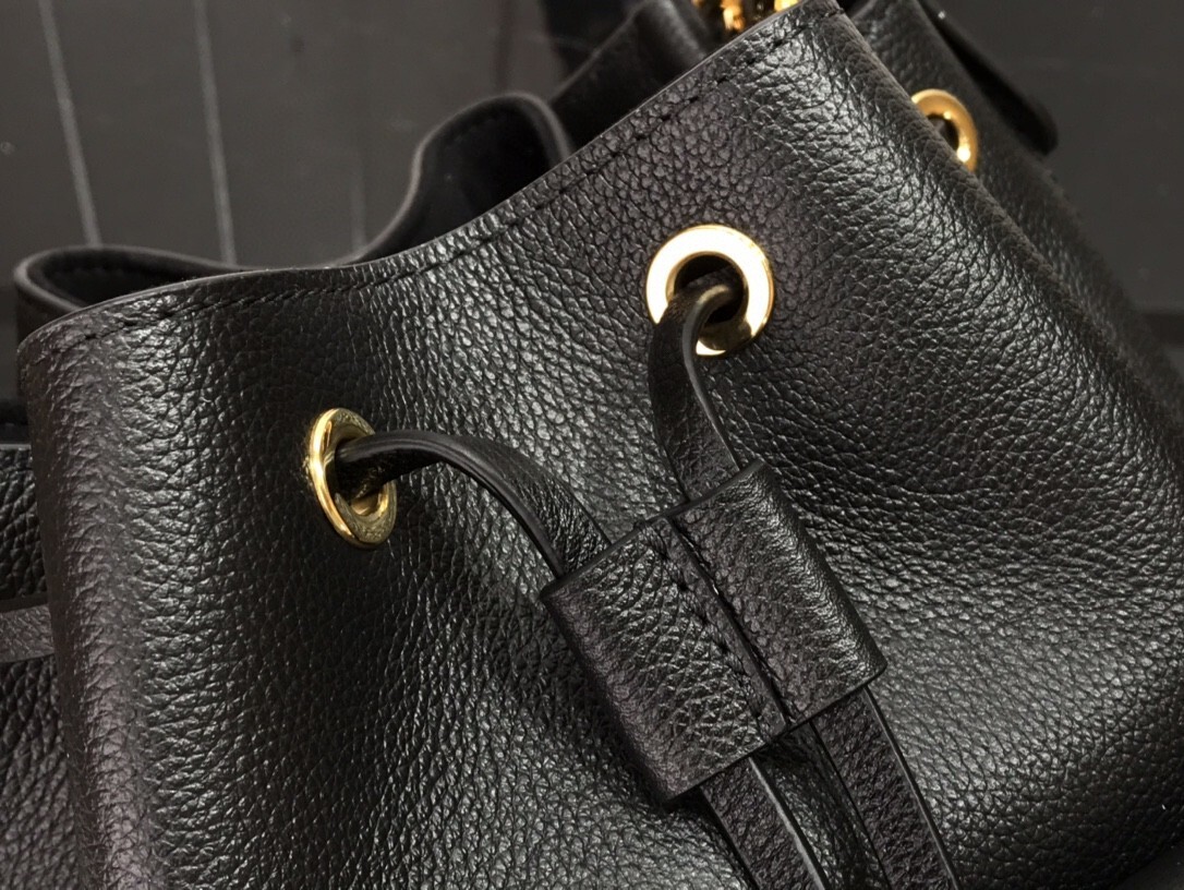 LV LOCKME BUCKET M57687