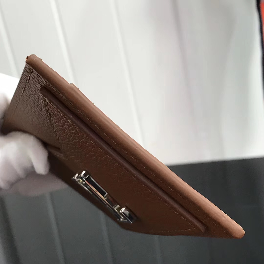 LV LOCKME CARD HOLDER M68556