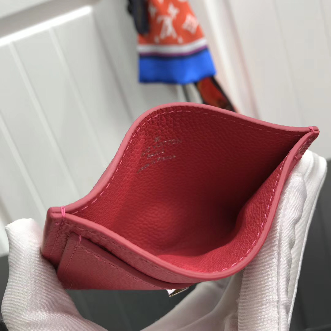 LV LOCKME CARD HOLDER M68556