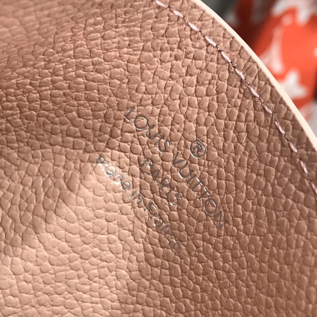 LV LOCKME CARD HOLDER M68556