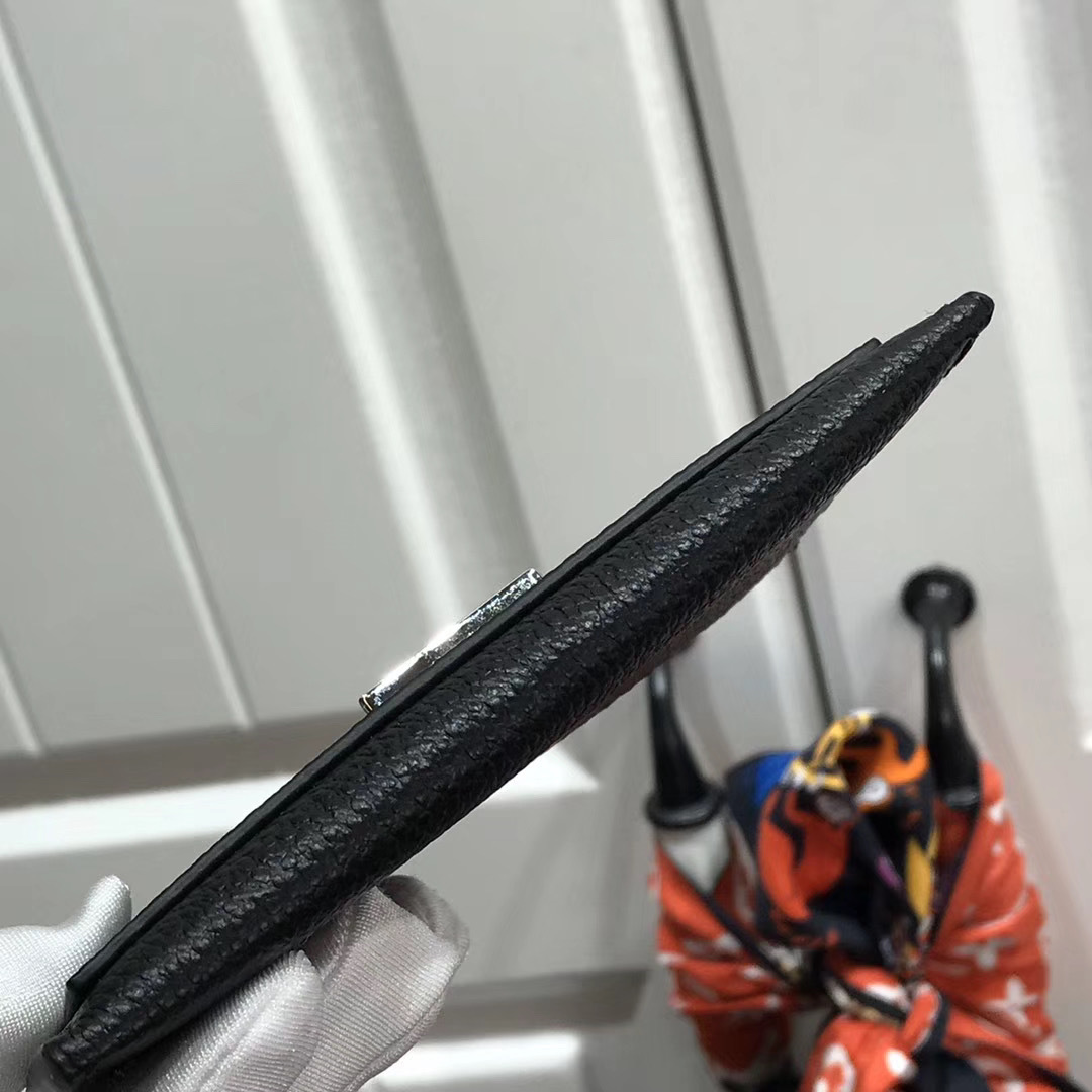 LV LOCKME CARD HOLDER M68556