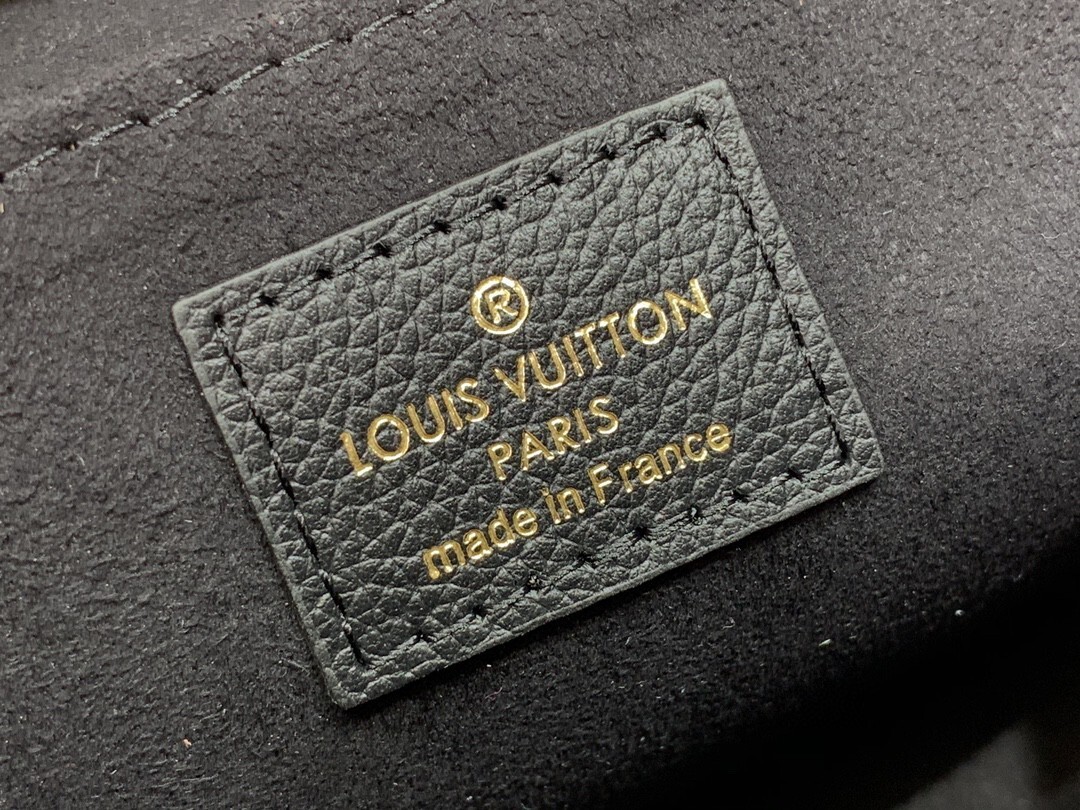 LV LOCKME CHAIN PM M57073