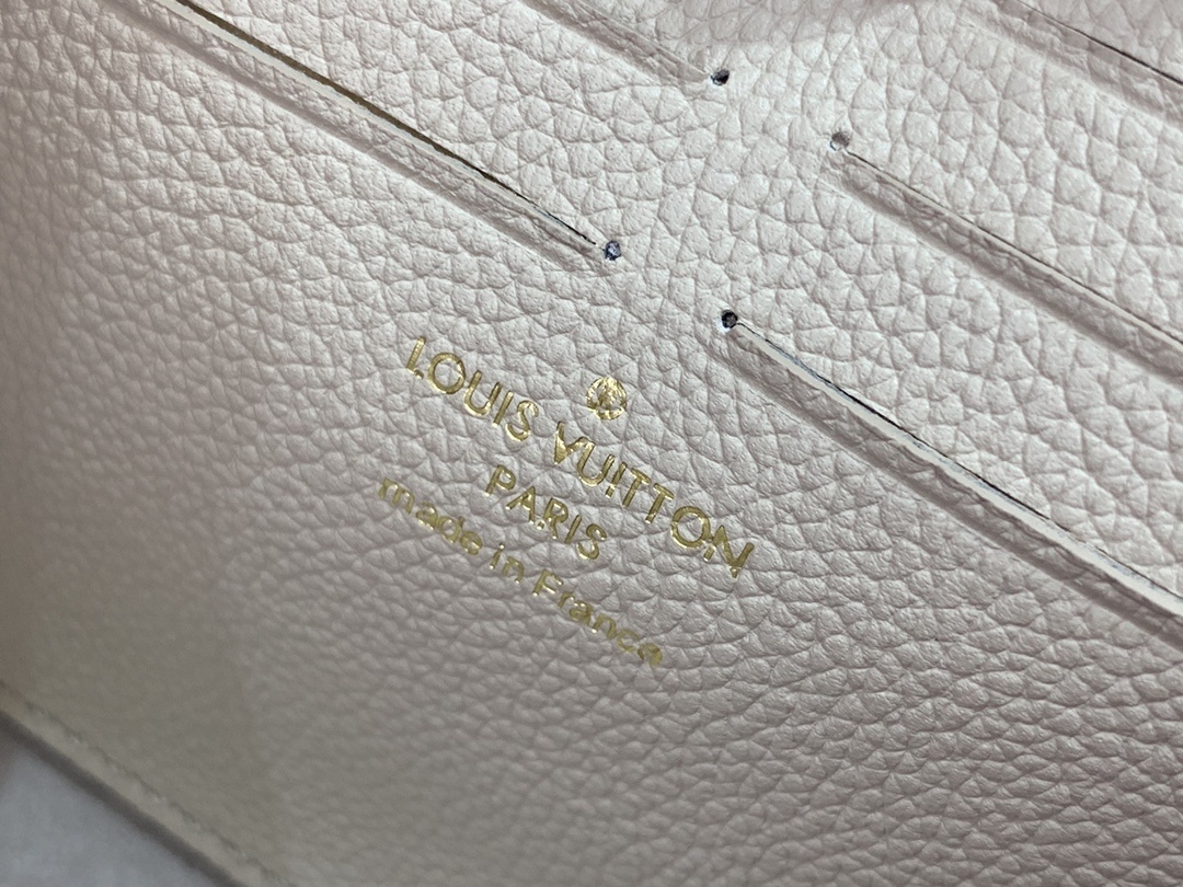 LV LOCKME CLUTCH M56087