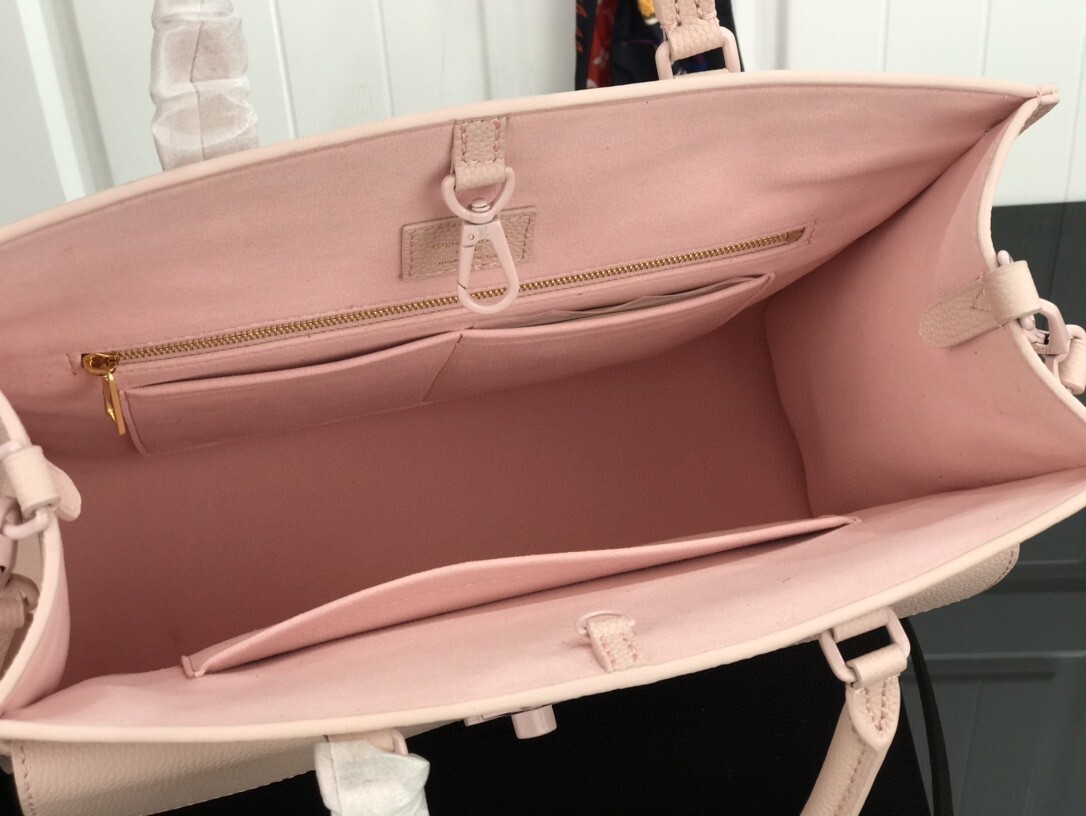 LV LOCKME TOTE GM M55846 