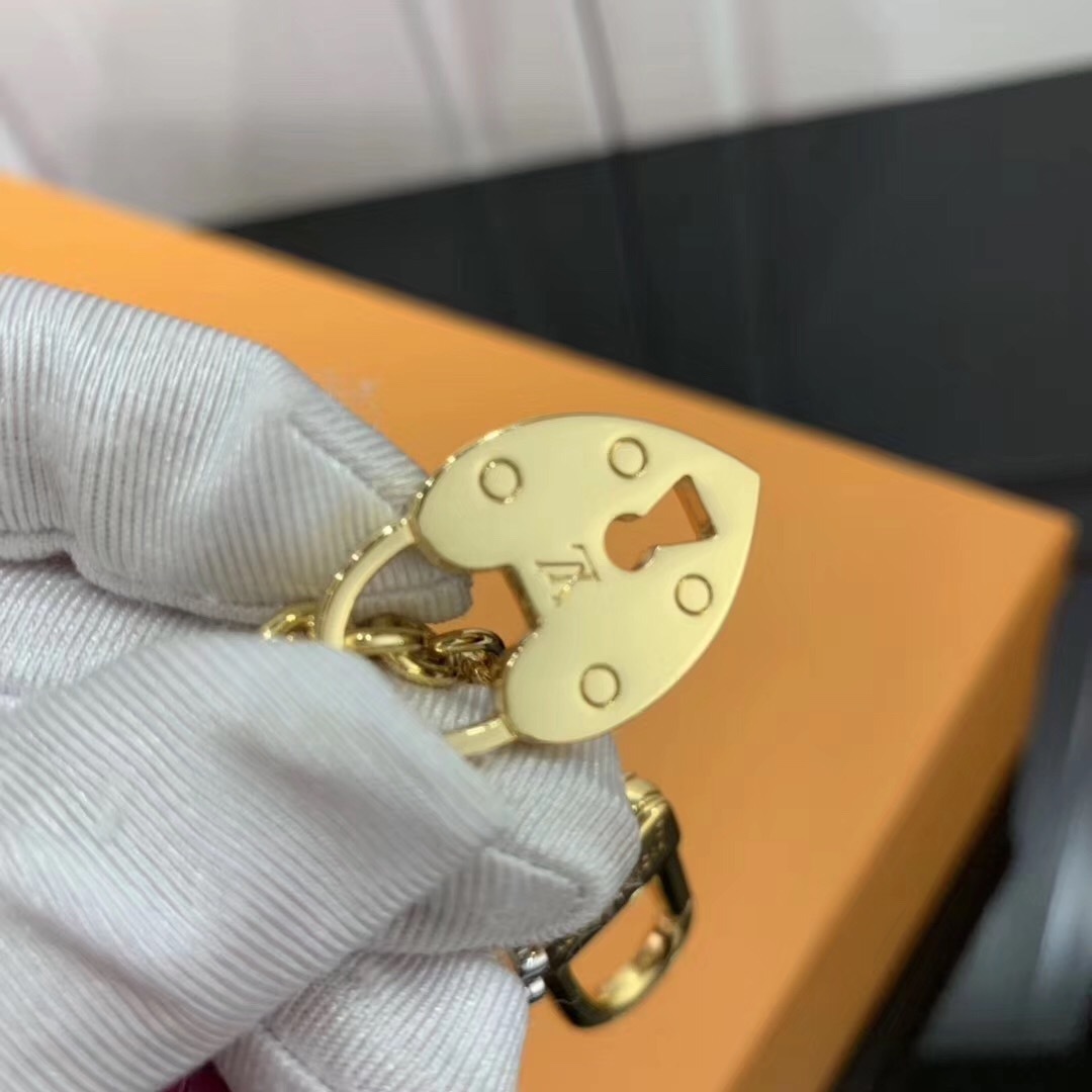 LV LOVE LOCK HEART AND KEYS CHAIN BAG CHARM AND KEY HOLDER M67437