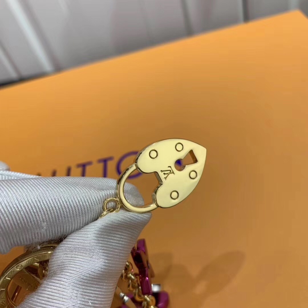 LV LOVE LOCK HEART AND KEYS CHAIN BAG CHARM AND KEY HOLDER M67438