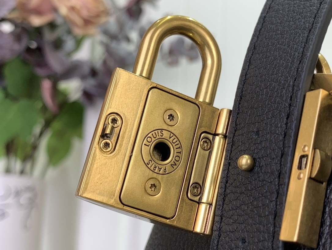 LV LOW KEY ALL IN BB m14416