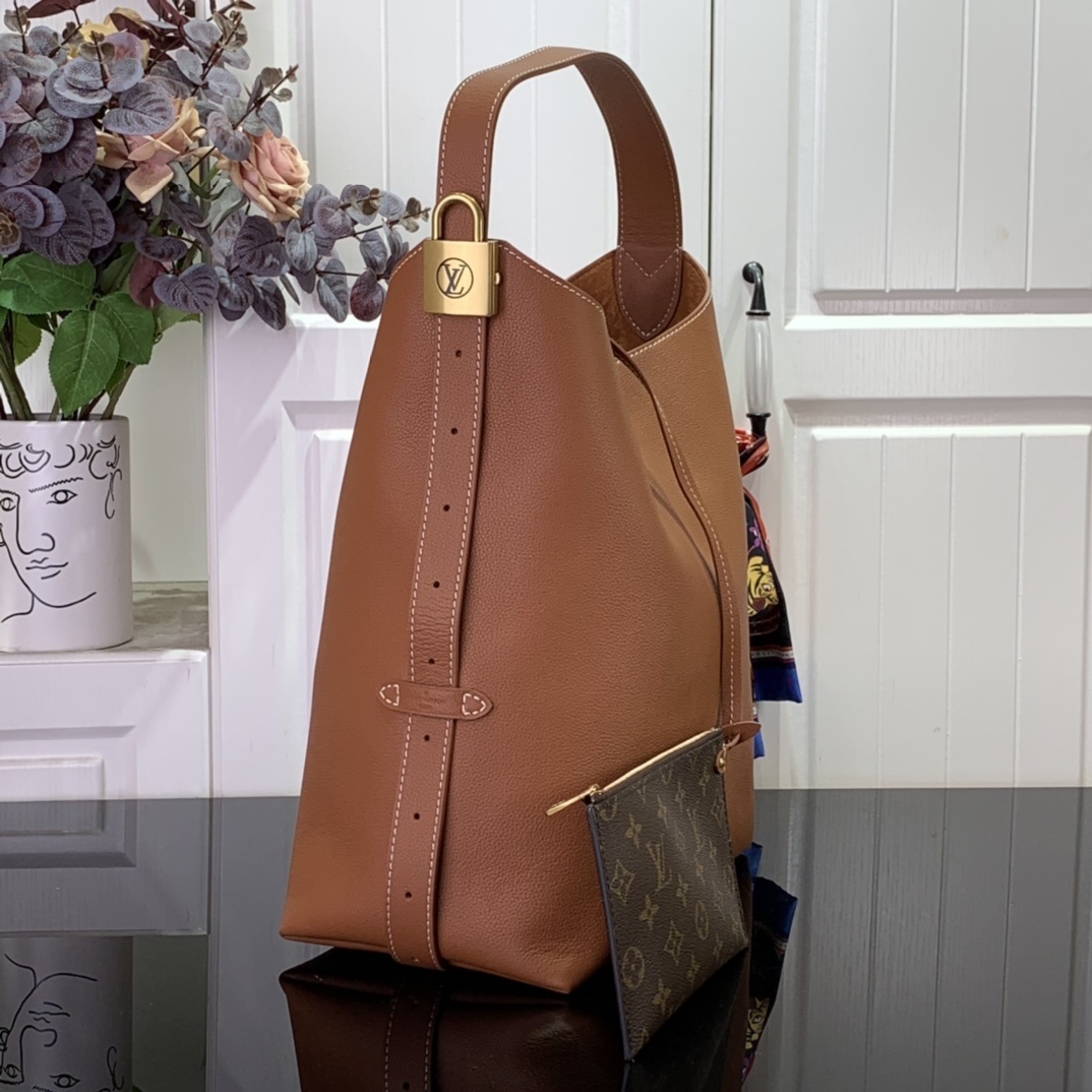 LV Low Key Hobo M24856A