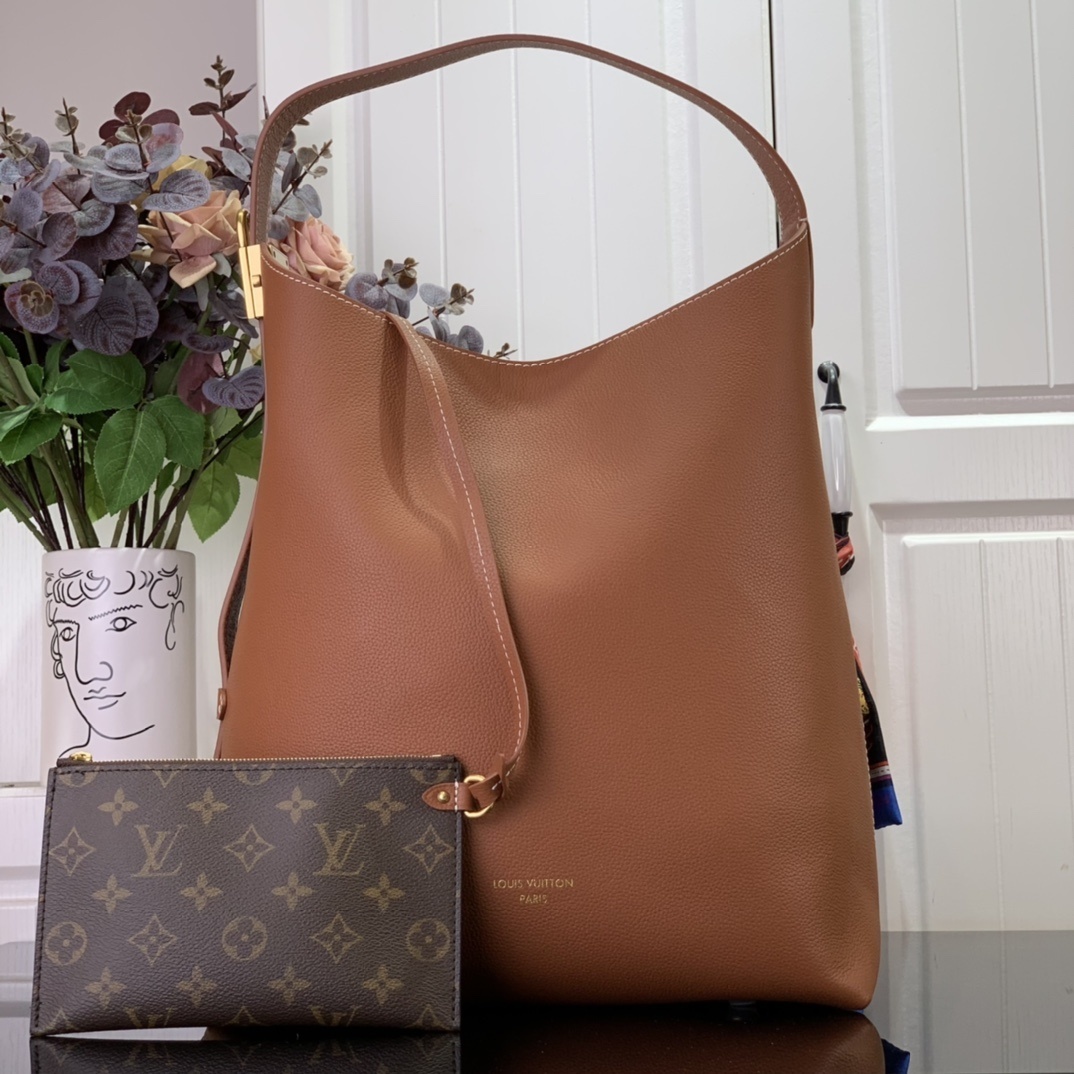 LV Low Key Hobo M24856A