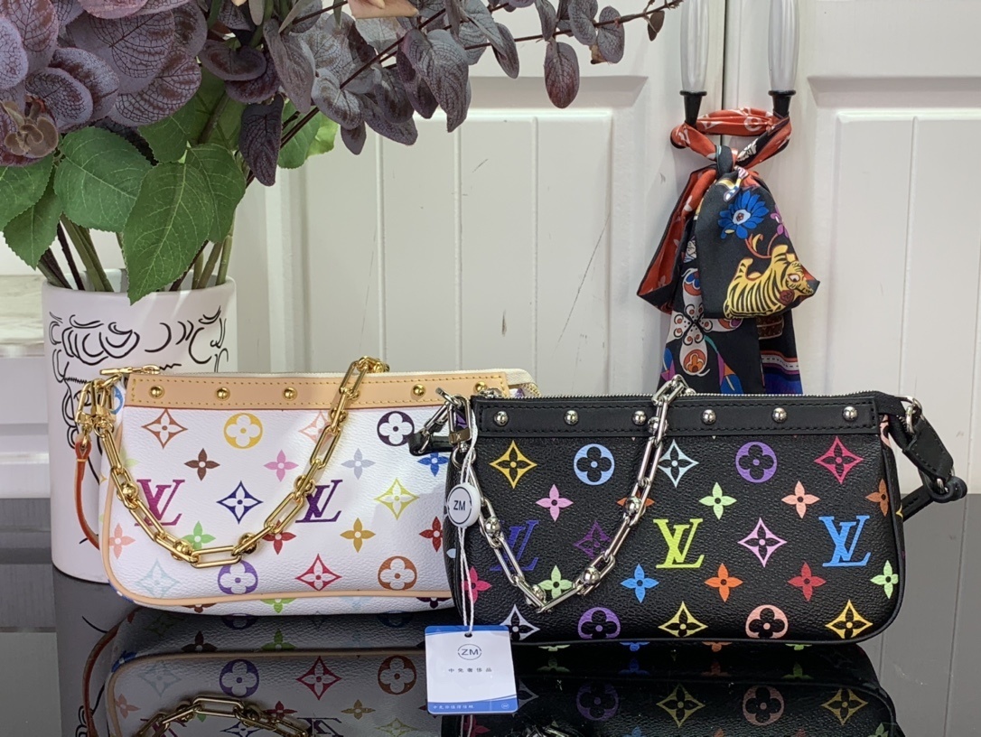 LV LV x TM POCHETTE ACCESSOIRES  m13663 