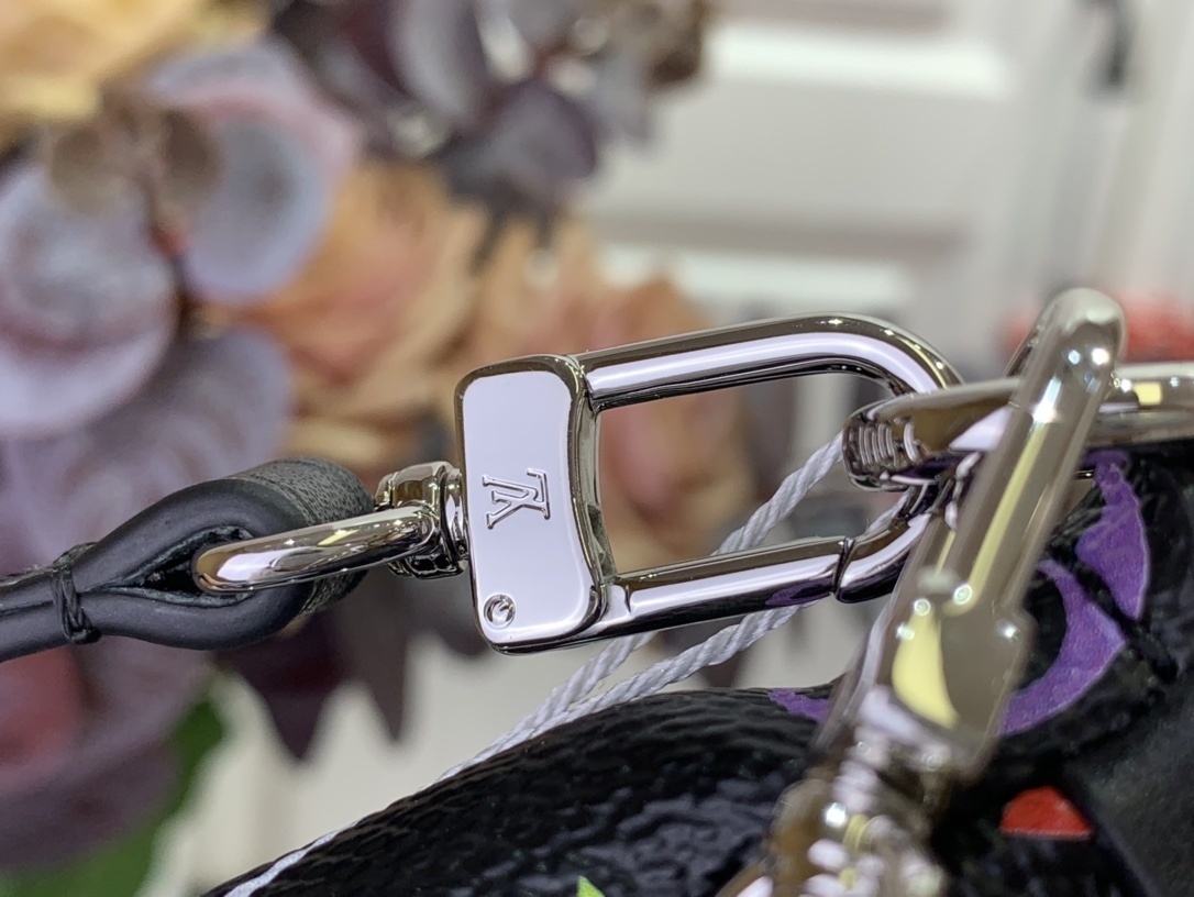 LV LV x TM POCHETTE ACCESSOIRES  m13663 