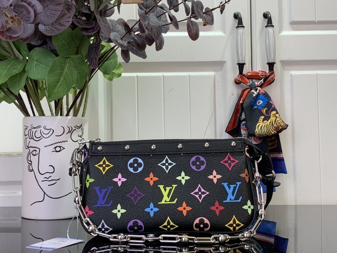 LV LV x TM POCHETTE ACCESSOIRES  m13663 