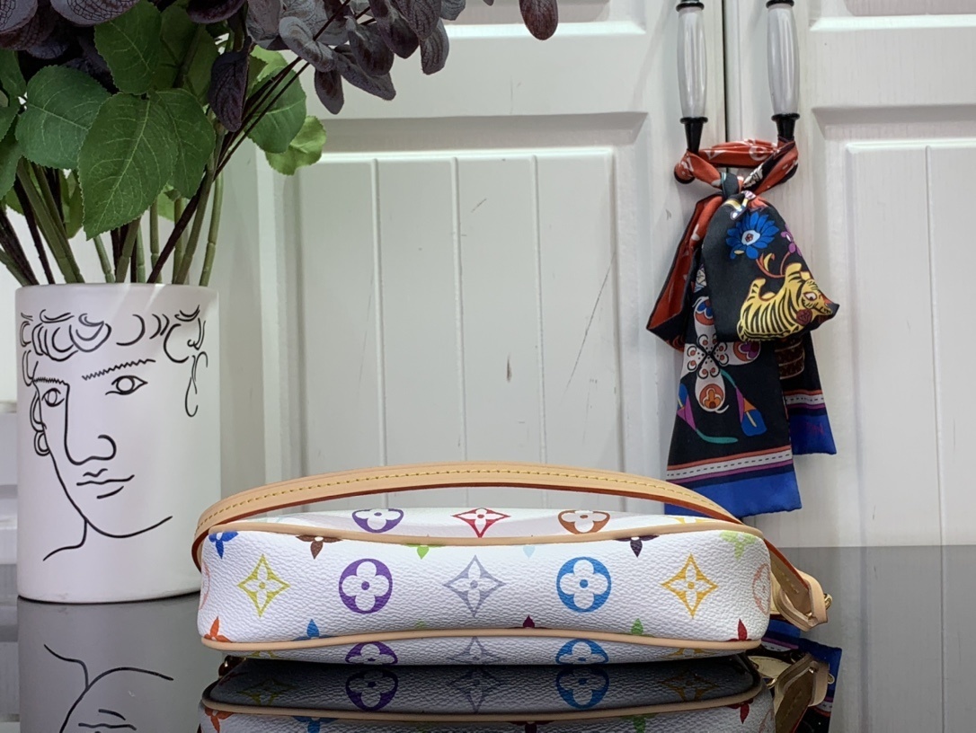 LV LV x TM POCHETTE ACCESSOIRES  m13663 