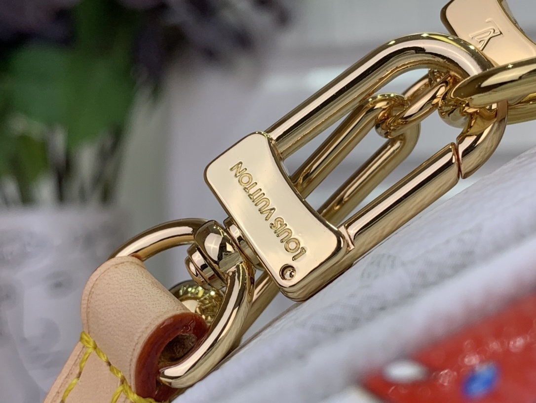 LV LV x TM POCHETTE M??TIS EAST WEST M14231