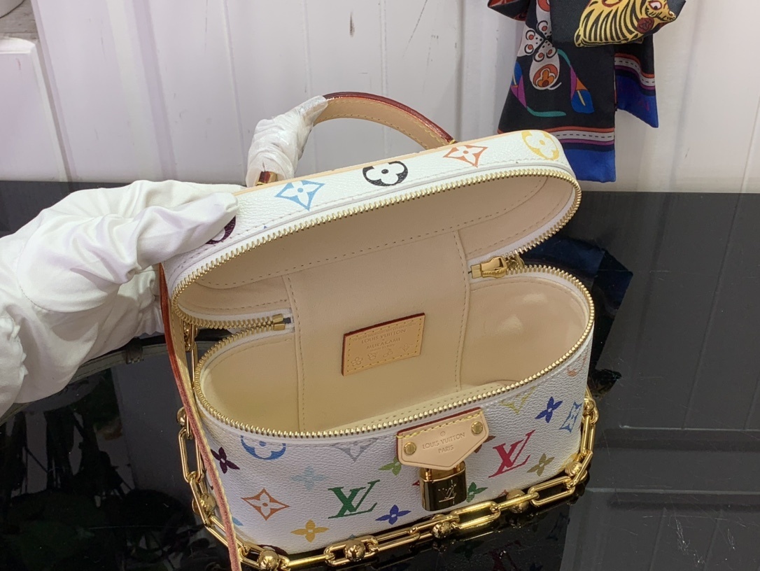 LV LV x TM VANITY CHAIN POUCH m13662