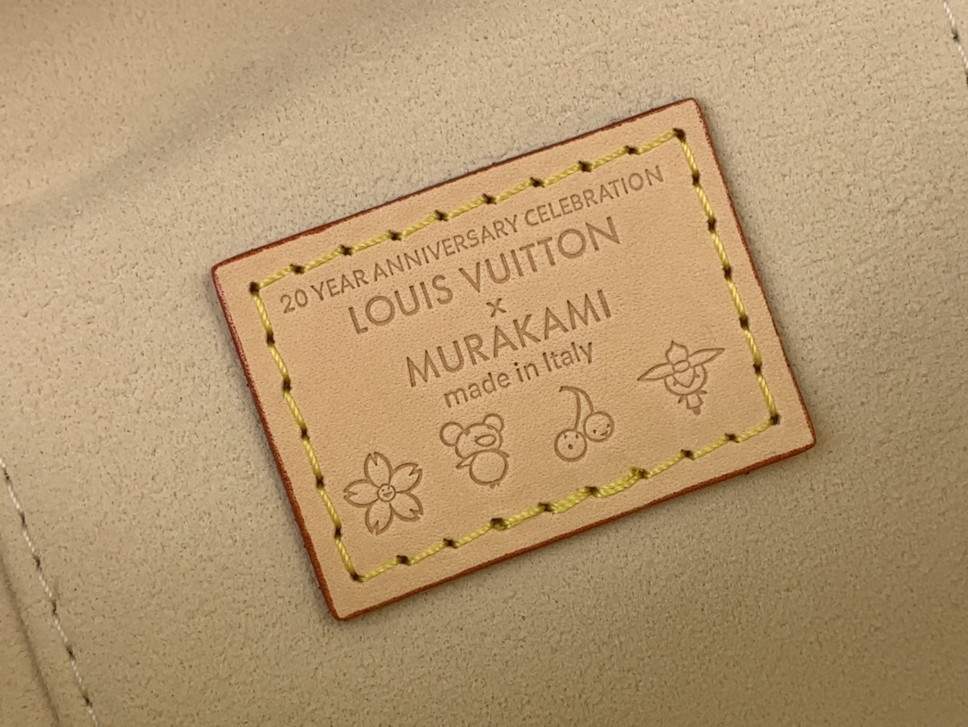 LV LV x TM VANITY CHAIN POUCH m13662