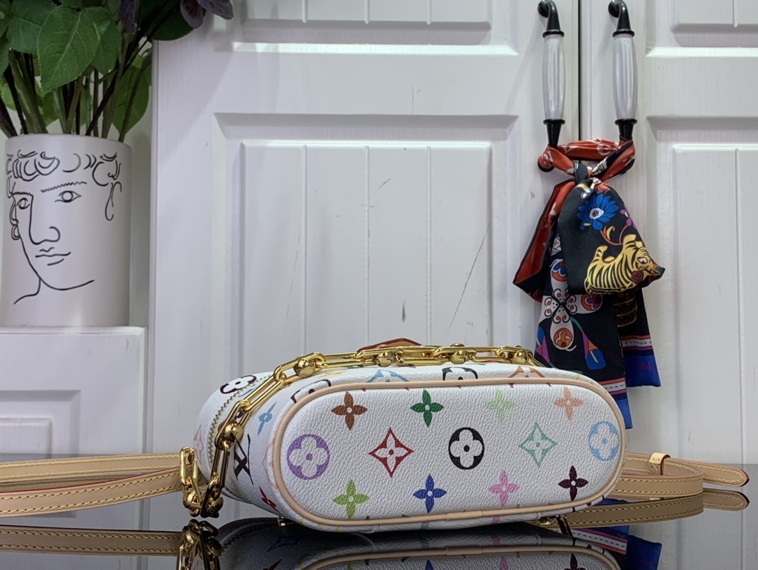 LV LV x TM VANITY CHAIN POUCH m13662