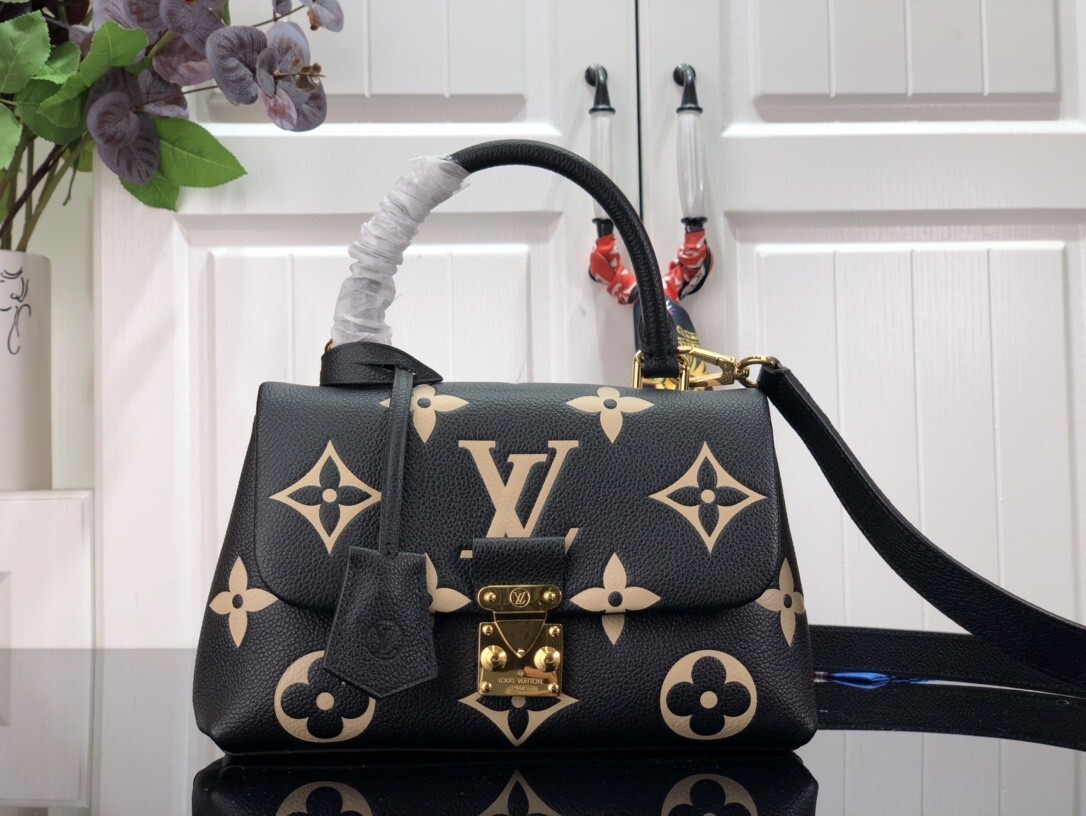 LV MADELEINE BB M45978