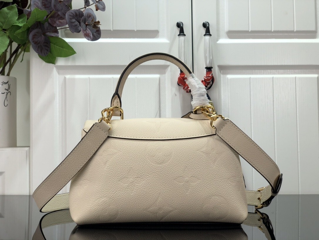 LV MADELEINE BB M45978
