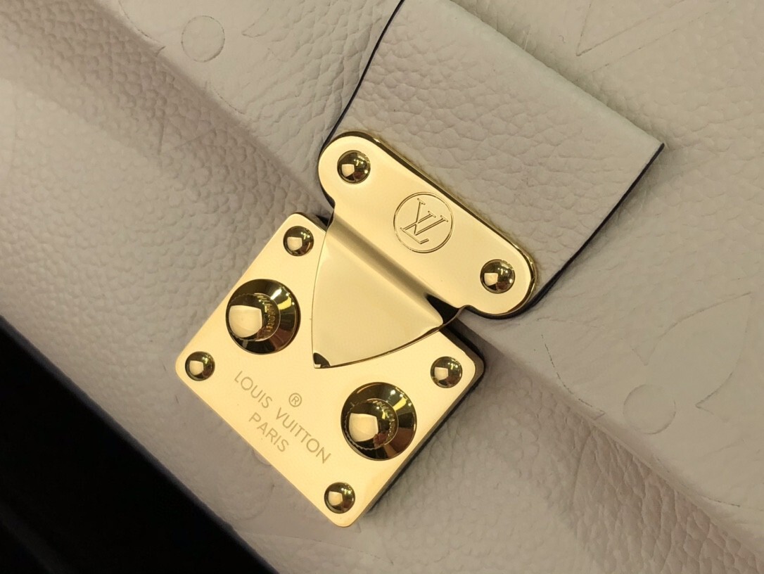 LV MADELEINE BB M45978