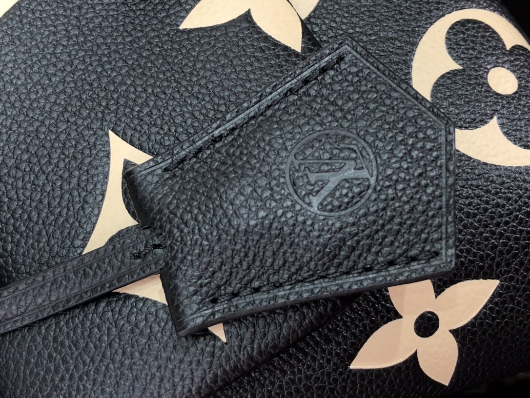 LV MADELEINE BB M45978