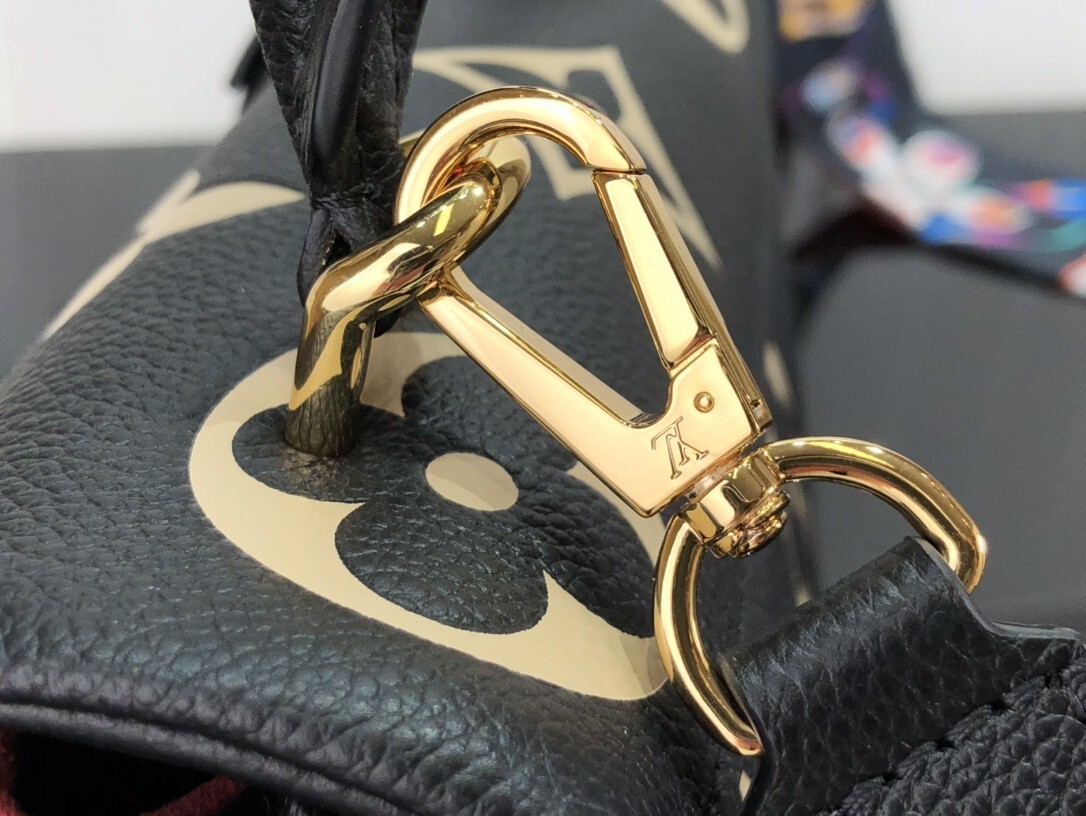 LV MADELEINE BB M45978