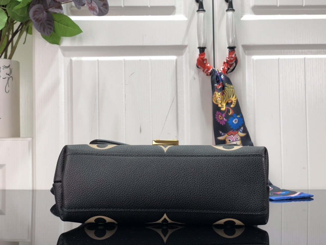 LV MADELEINE BB M45978