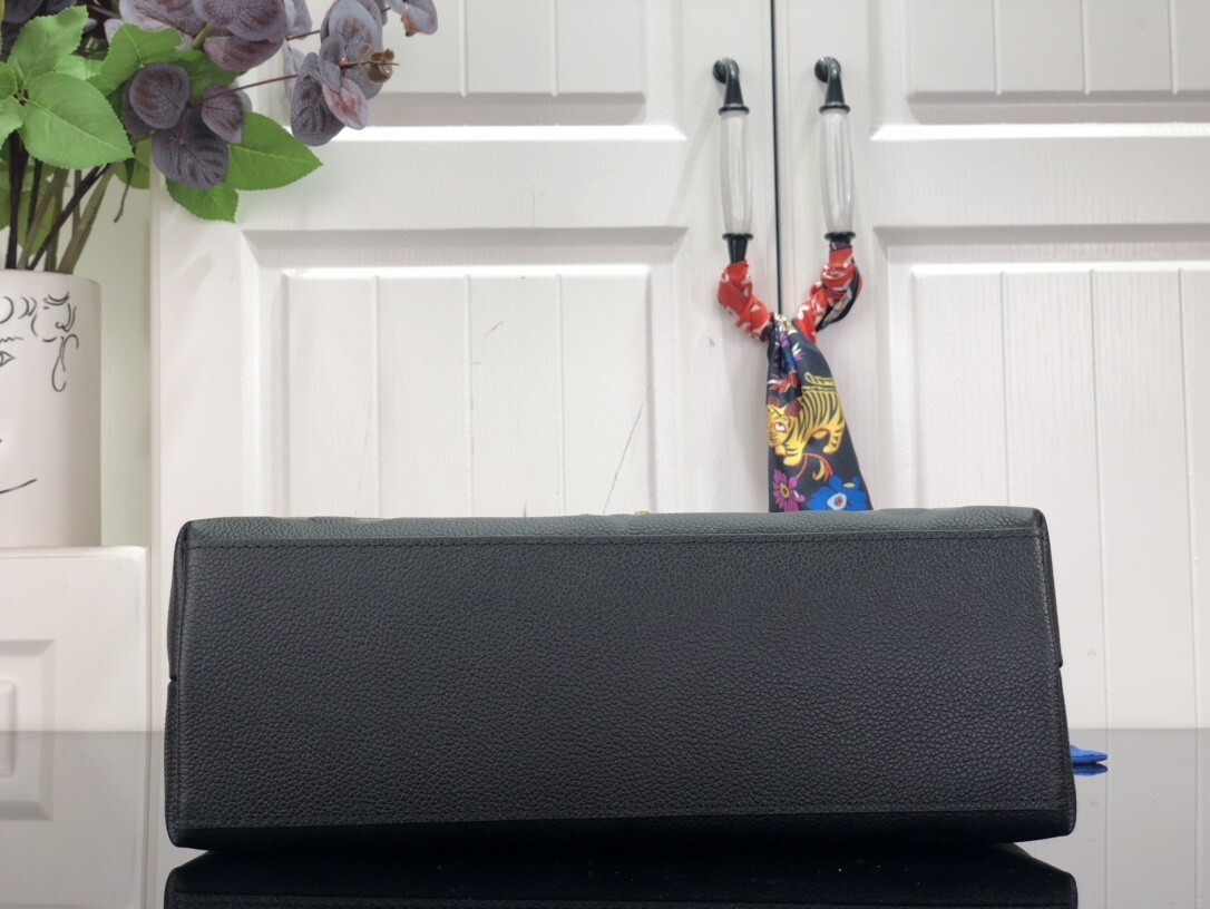 LV MADELEINE MM M45976