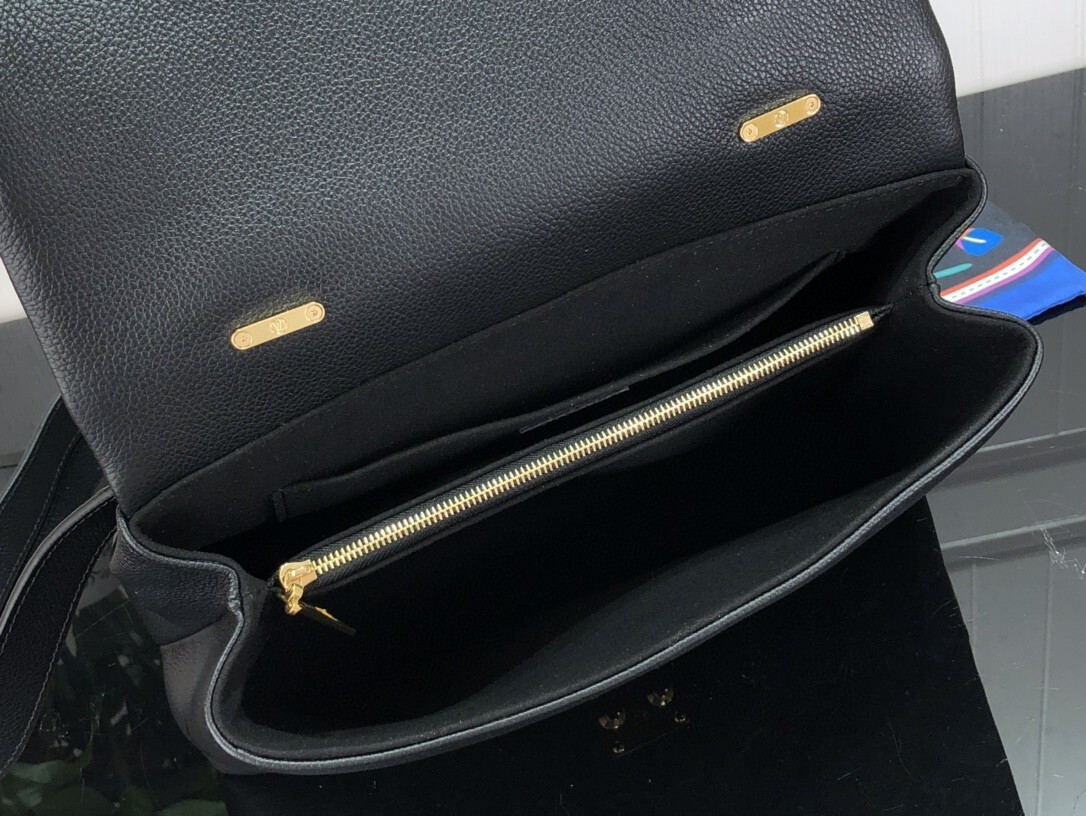 LV MADELEINE MM M45976