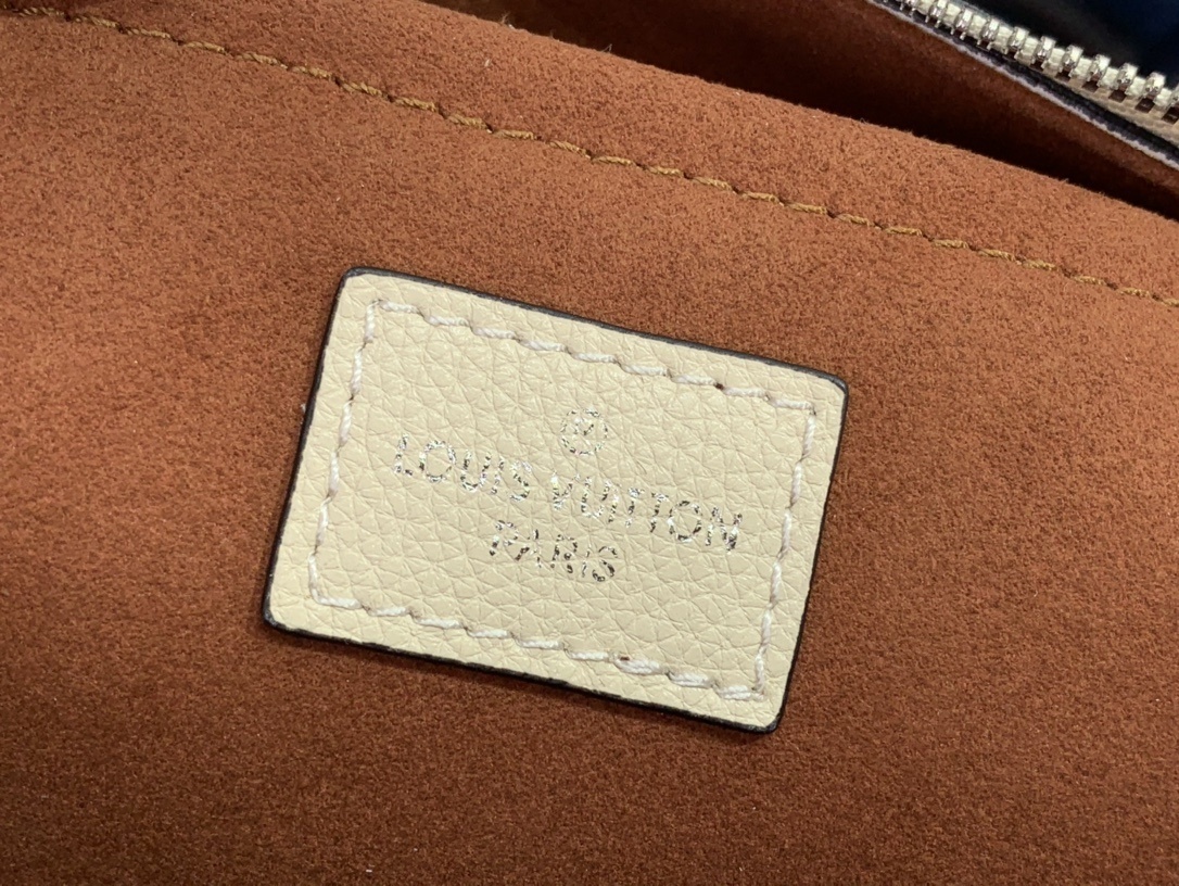 LV Mahina Hand It All M24255 