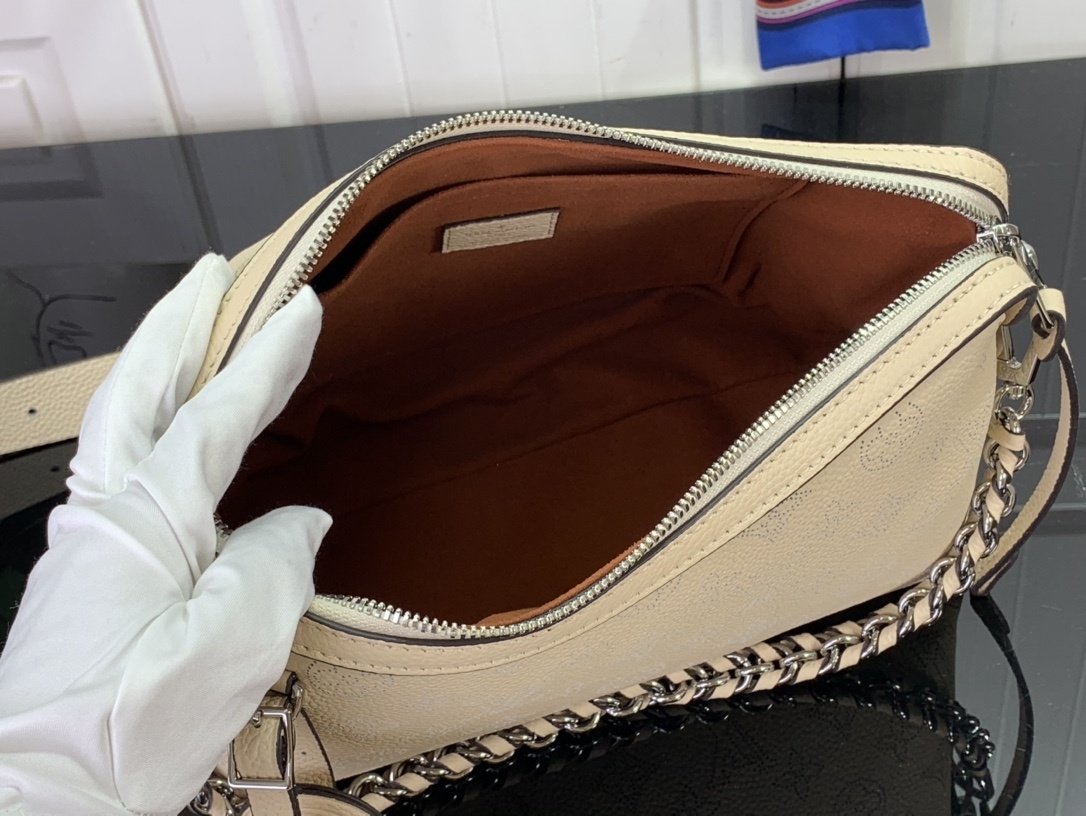 LV Mahina Hand It All M24255A 