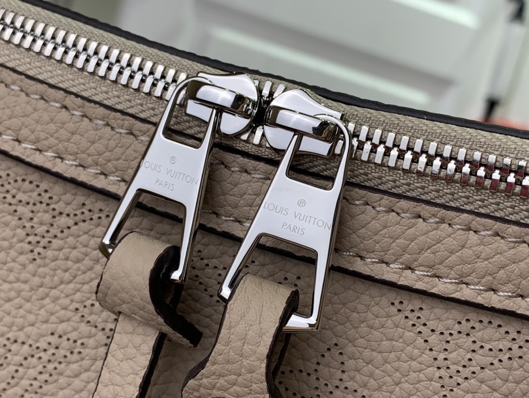 LV Mahina Hand It All M24255A 