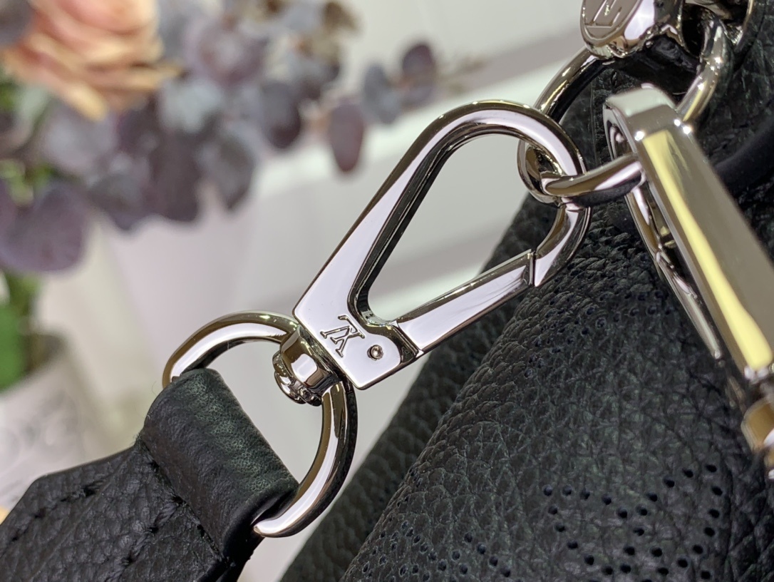 LV Mahina Hand It All M34132 