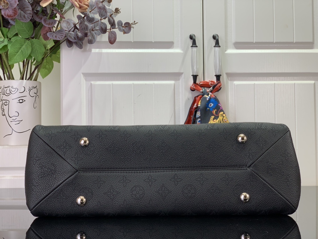 LV Mahina Hand It All M34132 